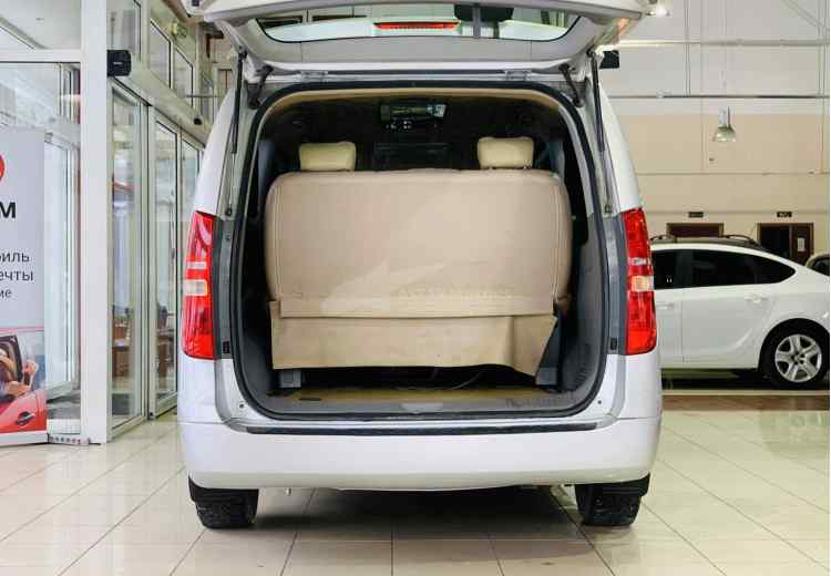 Hyundai Grand Starex I