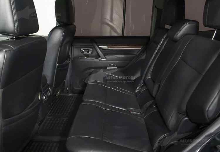 Mitsubishi Pajero IV