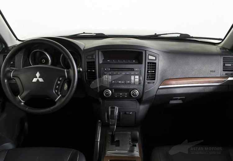 Mitsubishi Pajero IV