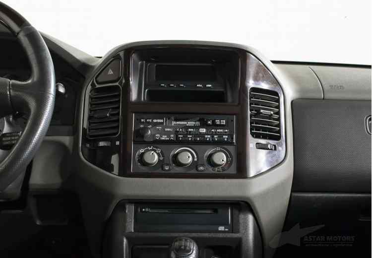 Mitsubishi Pajero III