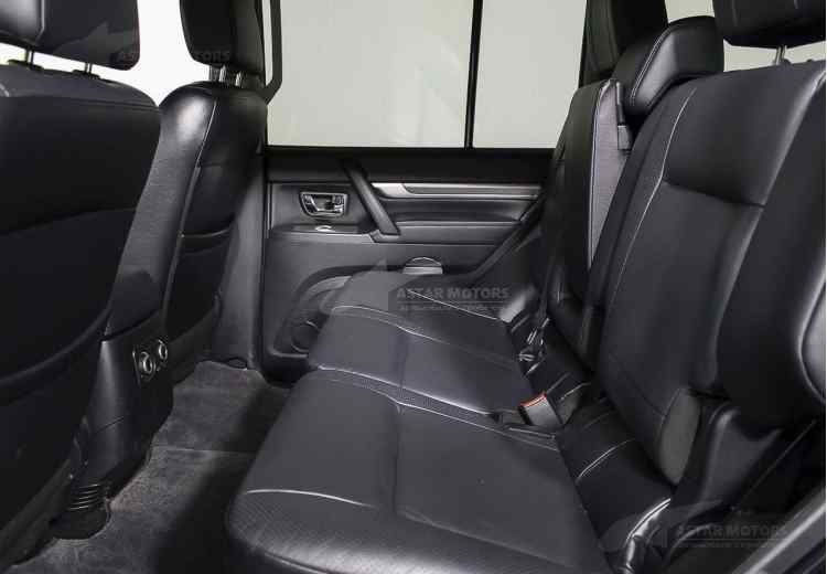 Mitsubishi Pajero IV