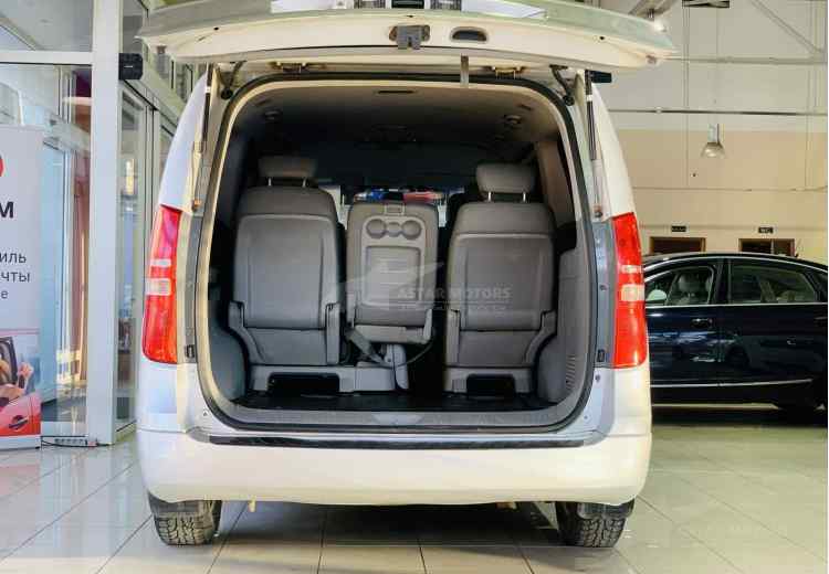 Hyundai Grand Starex I