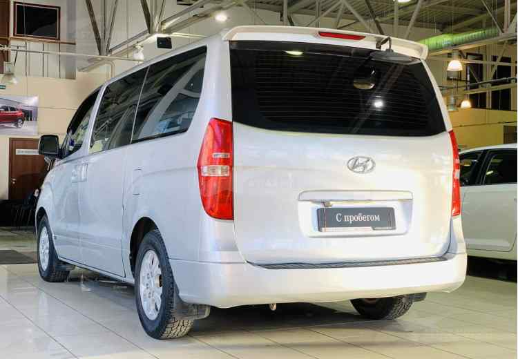 Hyundai Grand Starex I