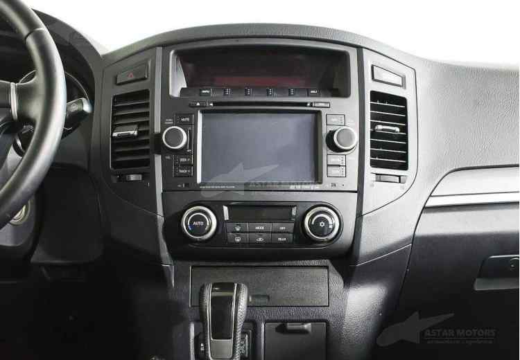 Mitsubishi Pajero IV