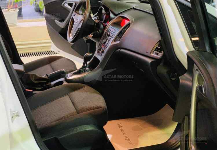 Opel Astra J Рестайлинг