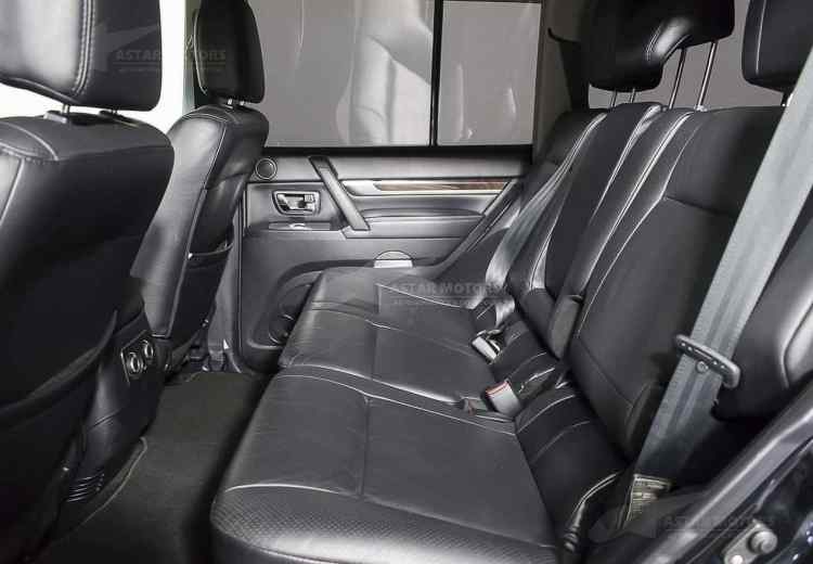 Mitsubishi Pajero IV