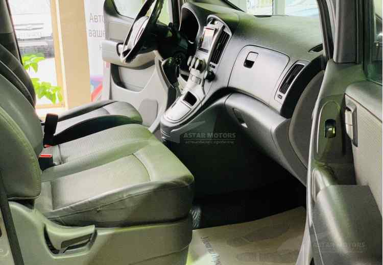 Hyundai Grand Starex I