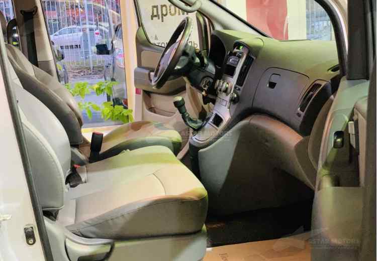 Hyundai Grand Starex I