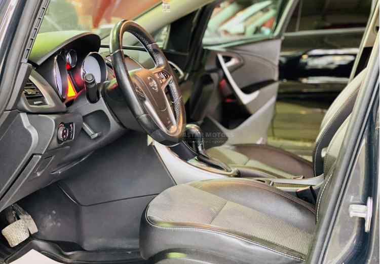 Opel Astra J Рестайлинг