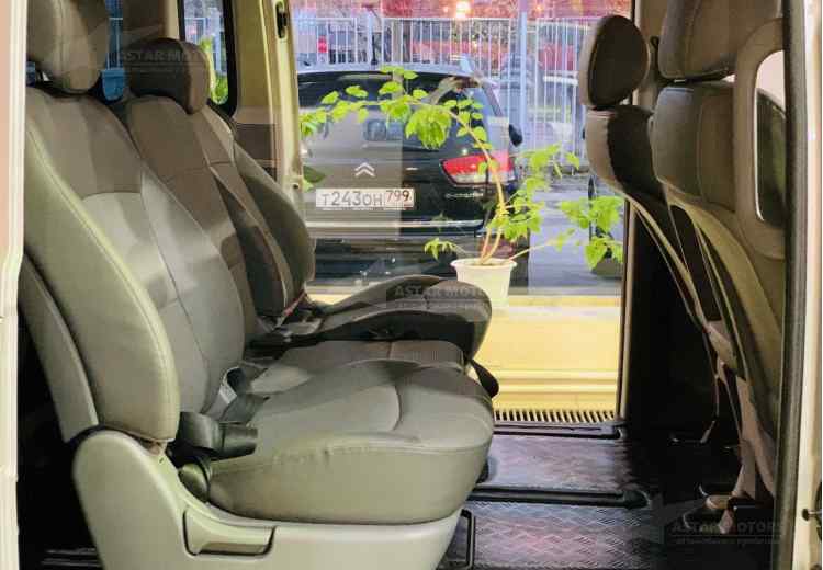 Hyundai Grand Starex I