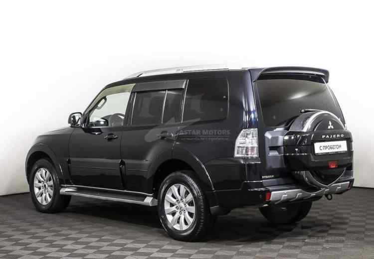 Mitsubishi Pajero IV