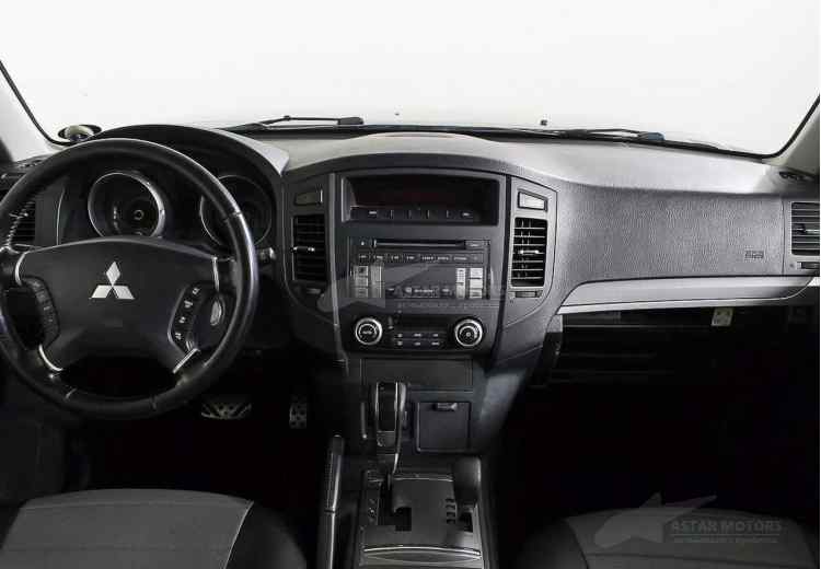 Mitsubishi Pajero IV Рестайлинг 1