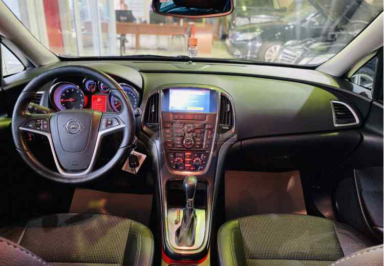 Opel Astra J Рестайлинг