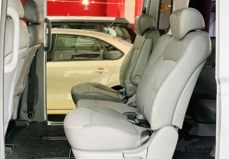 Hyundai Grand Starex I