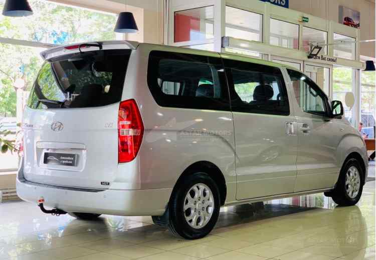 Hyundai Grand Starex I