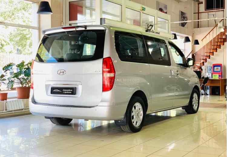 Hyundai Grand Starex I