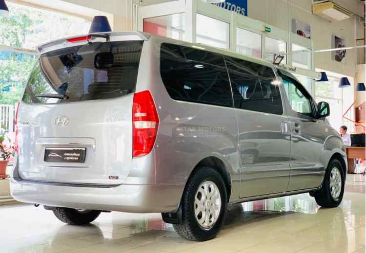 Hyundai Grand Starex I