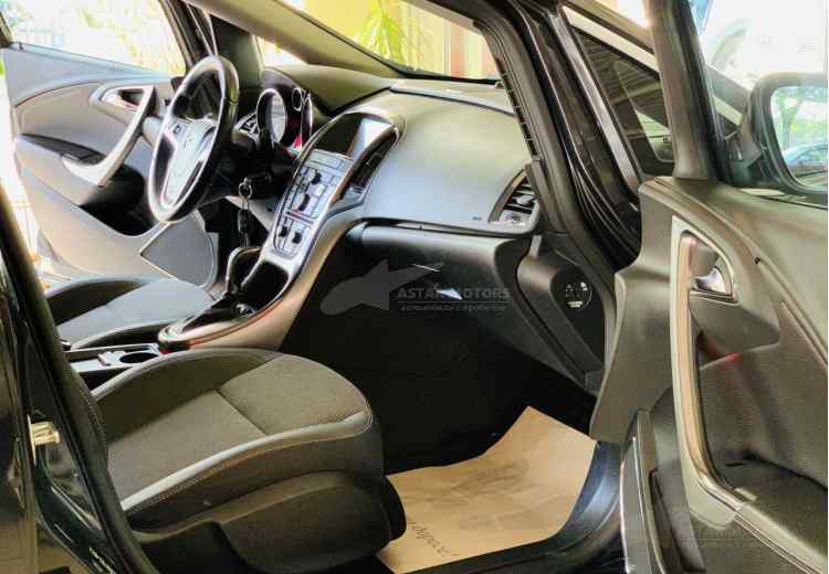 Opel Astra J Рестайлинг