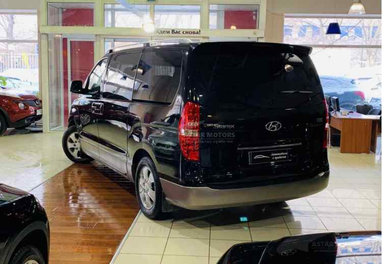 Hyundai Grand Starex I