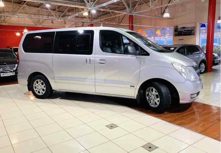 Hyundai Grand Starex I