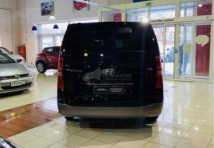 Hyundai Grand Starex I