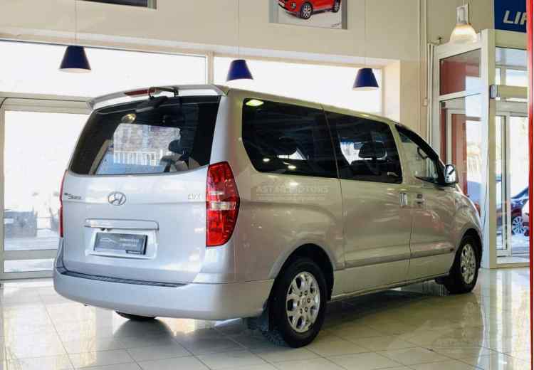 Hyundai Grand Starex I