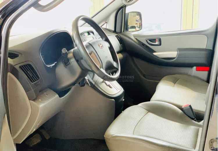 Hyundai Grand Starex I