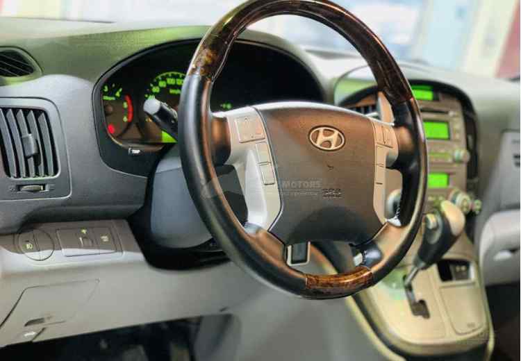 Hyundai Grand Starex I