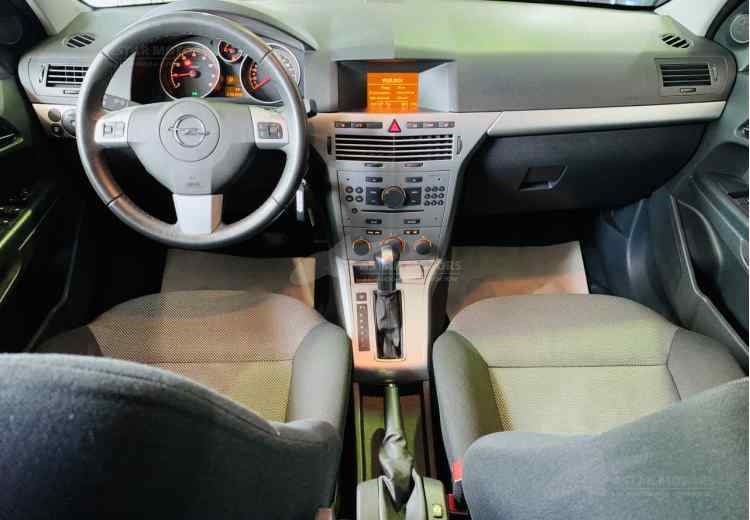 Opel Astra J Рестайлинг