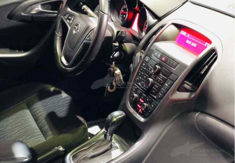 Opel Astra J Рестайлинг