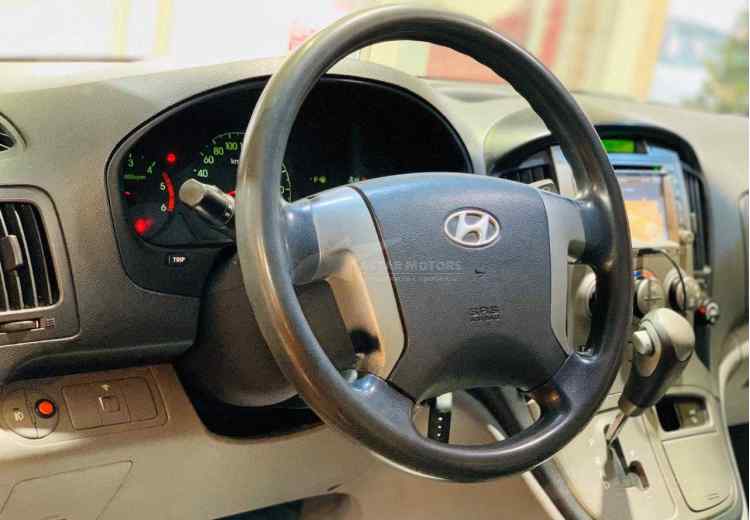 Hyundai Grand Starex I