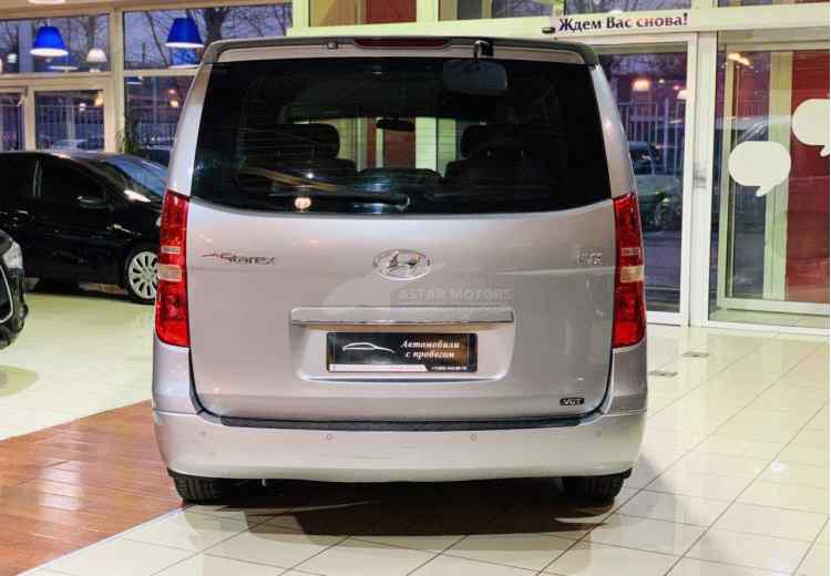 Hyundai Grand Starex I