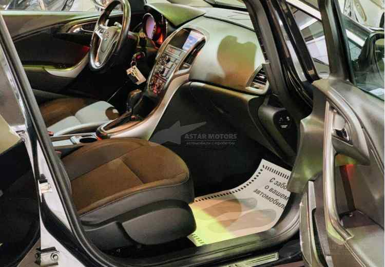 Opel Astra J Рестайлинг