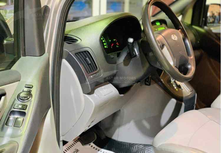 Hyundai Grand Starex I