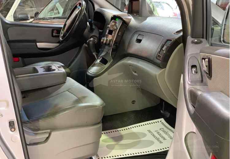 Hyundai Grand Starex I