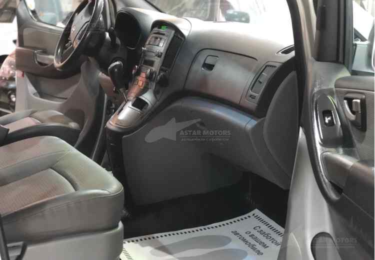 Hyundai Grand Starex I