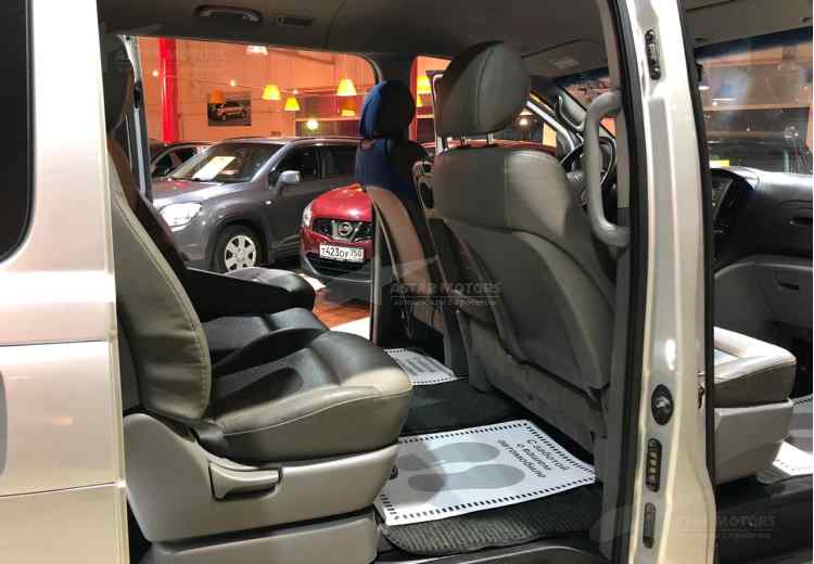 Hyundai Grand Starex I