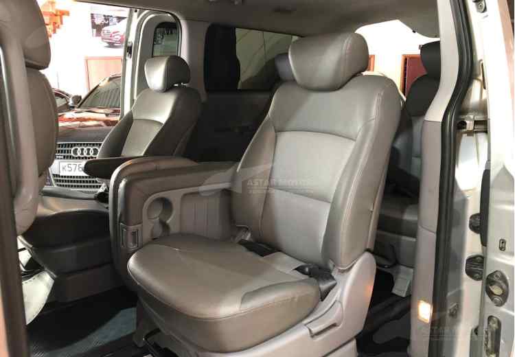 Hyundai Grand Starex I