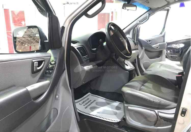 Hyundai Grand Starex I