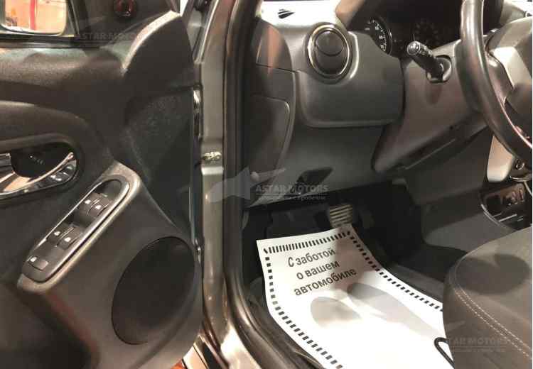 Nissan Terrano III (D10)