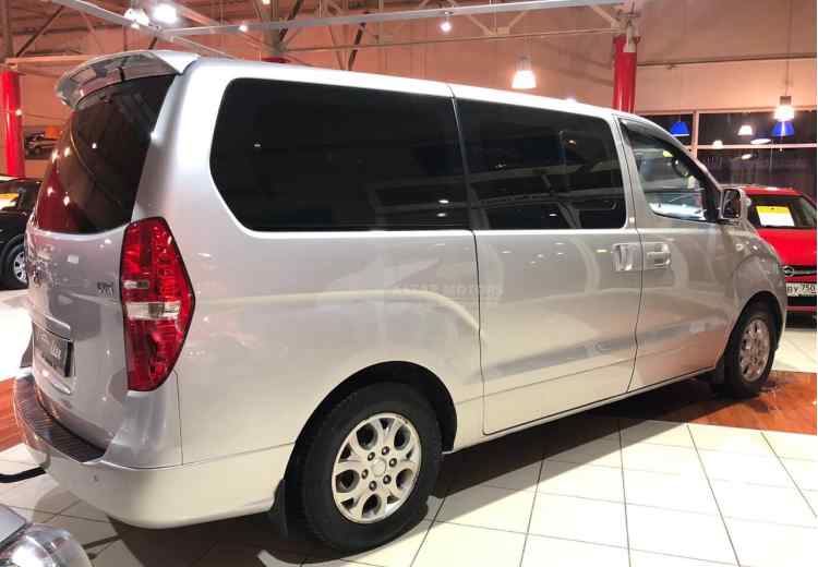 Hyundai Grand Starex I