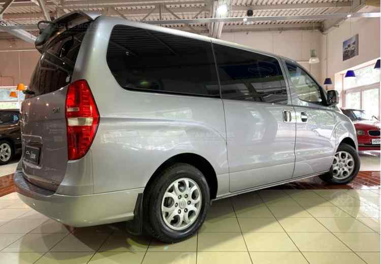 Hyundai Grand Starex I