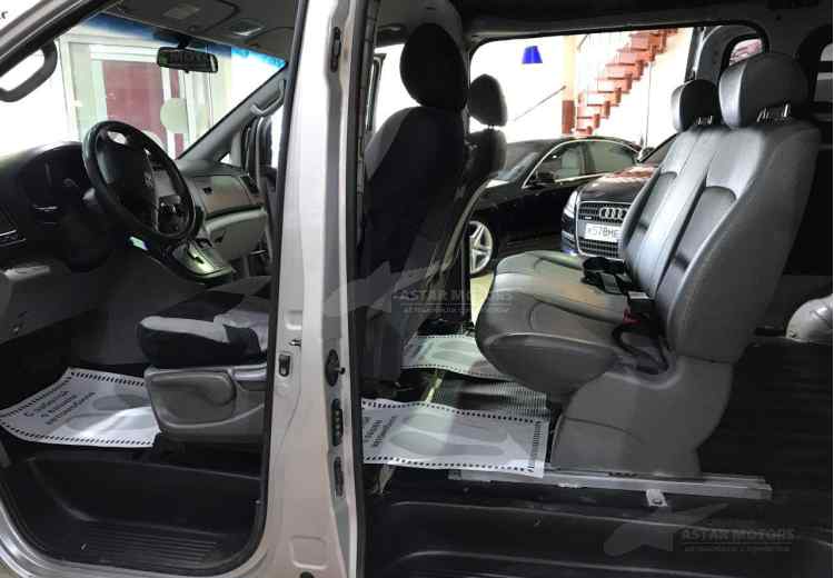 Hyundai Grand Starex I