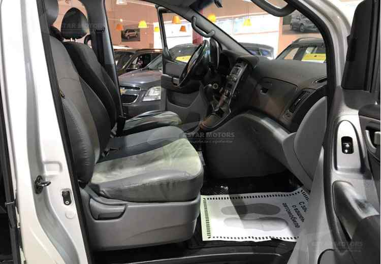 Hyundai Grand Starex I