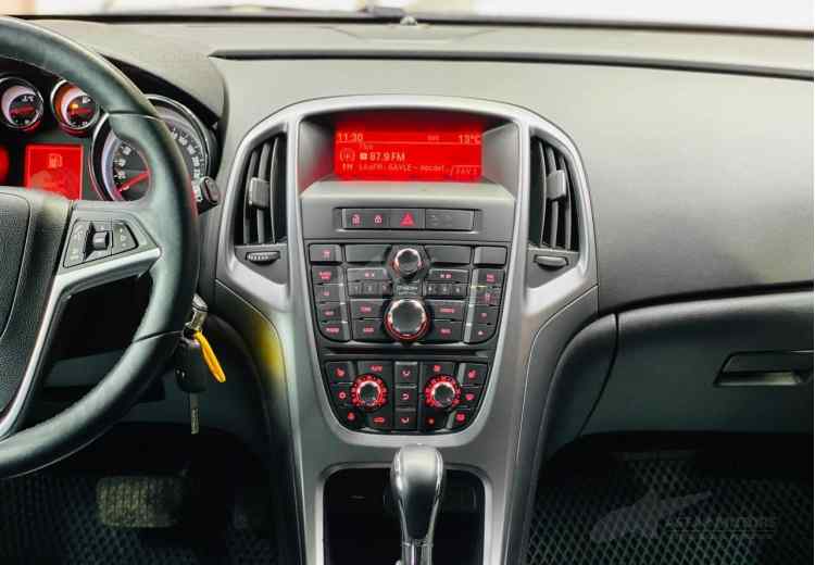 Opel Astra J Рестайлинг