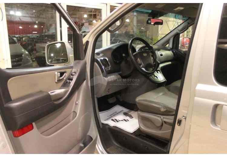 Hyundai Grand Starex I