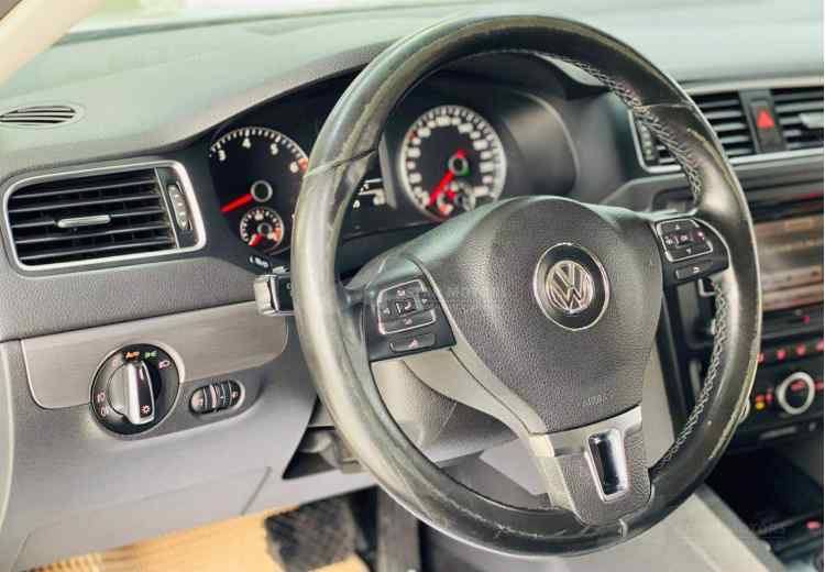 Volkswagen Jetta VI