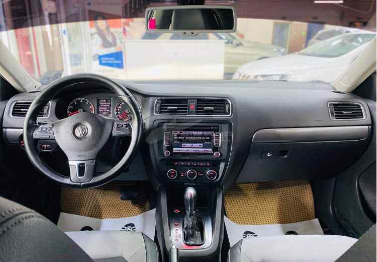 Volkswagen Jetta VI