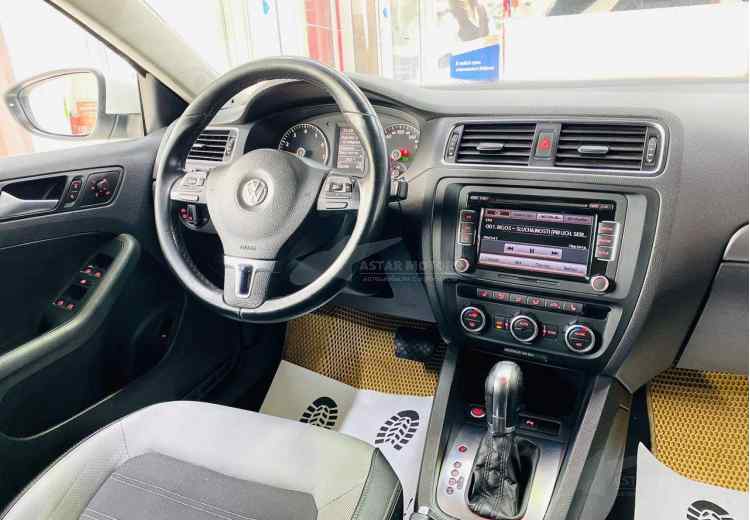 Volkswagen Jetta VI