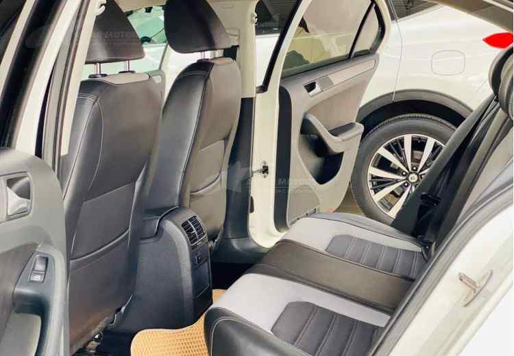 Volkswagen Jetta VI